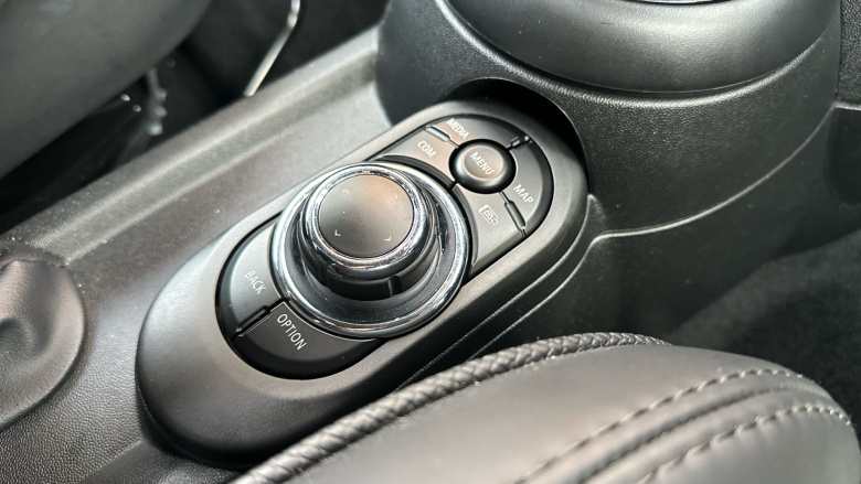 MINI Hatchback 1.5 Cooper Exclusive Premium 3dr Auto Petrol Hatchback